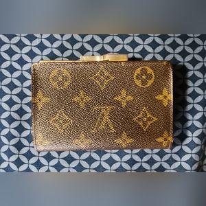 LV Wallet